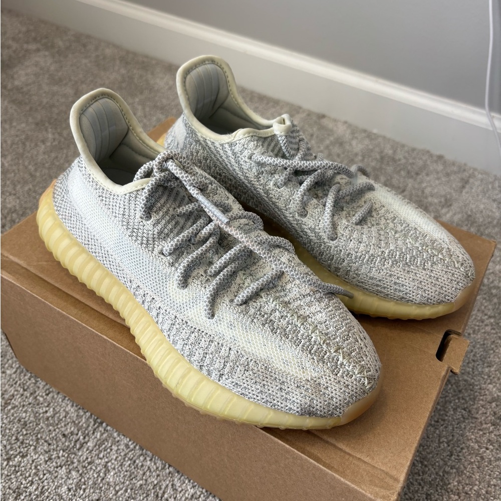 Yeezy 350 V2